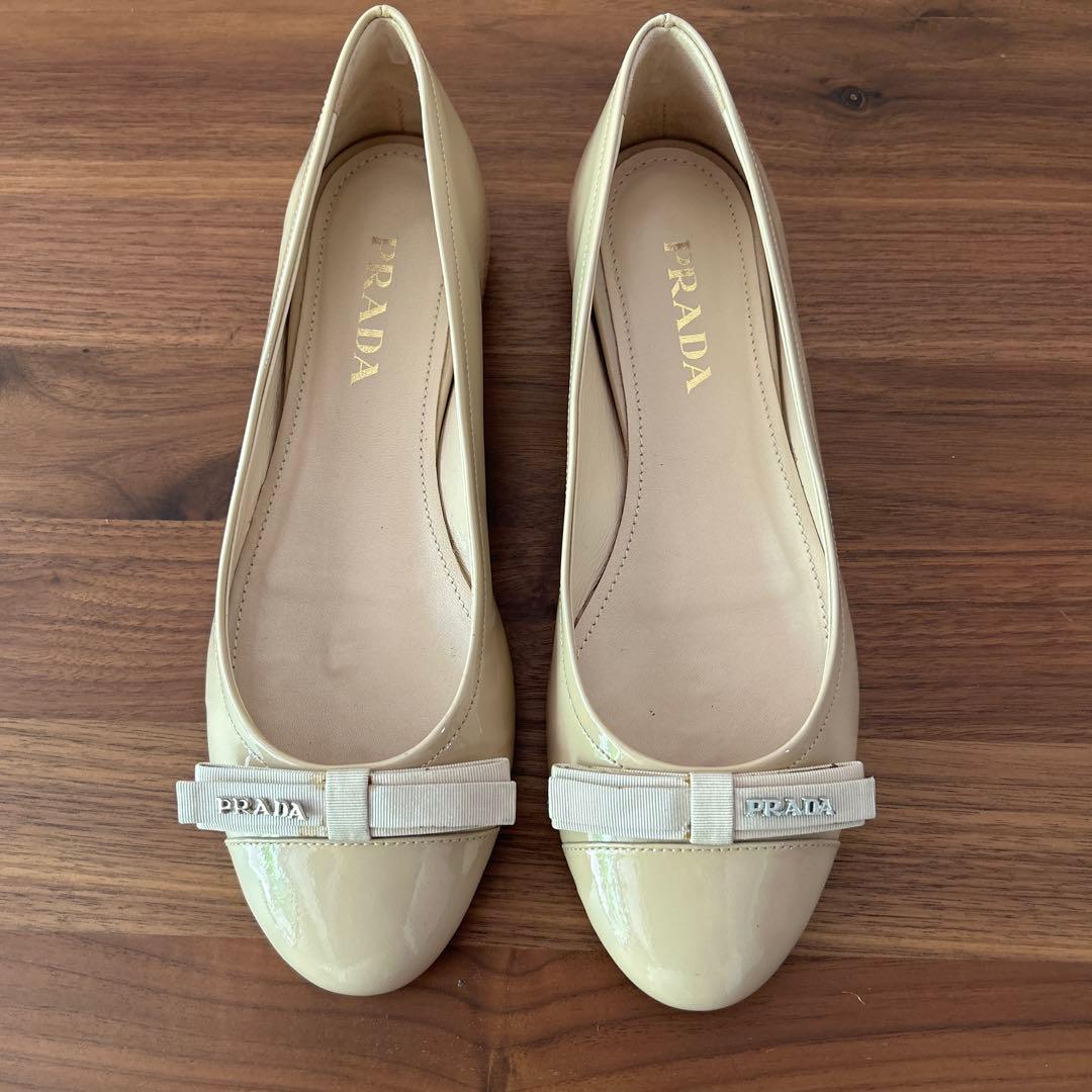 PRADA ベージュ バレエシューズ