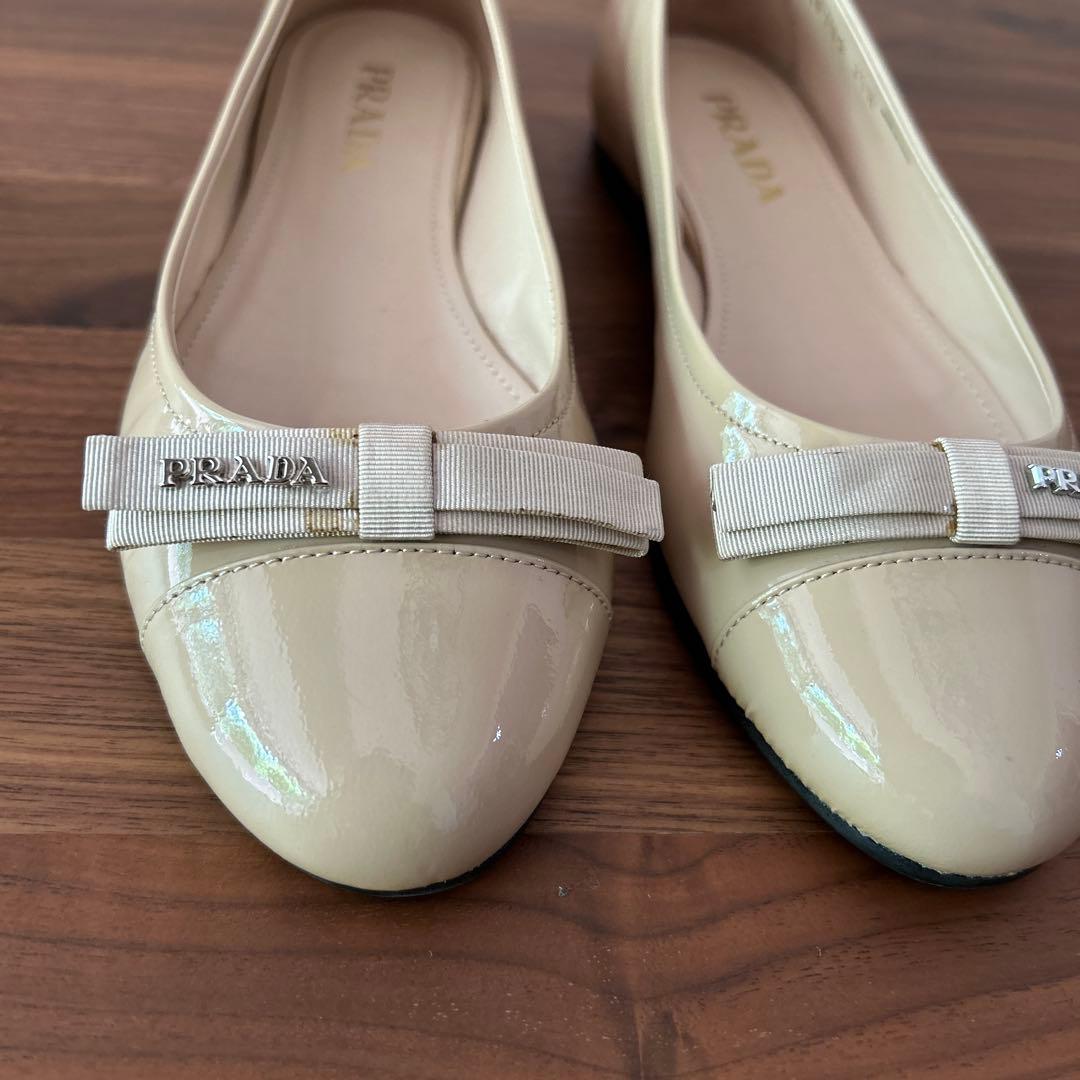 PRADA ベージュ バレエシューズ