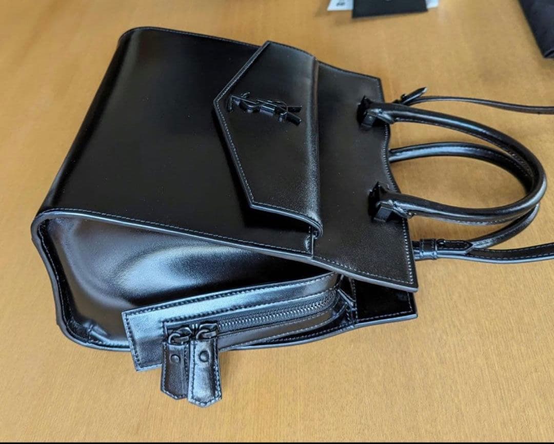 Chiko SAINT LAURENT ブラックレザーショルダーバッグ