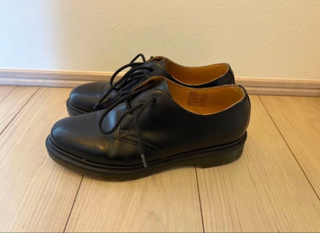Dr. Martens 3ホールシューズ