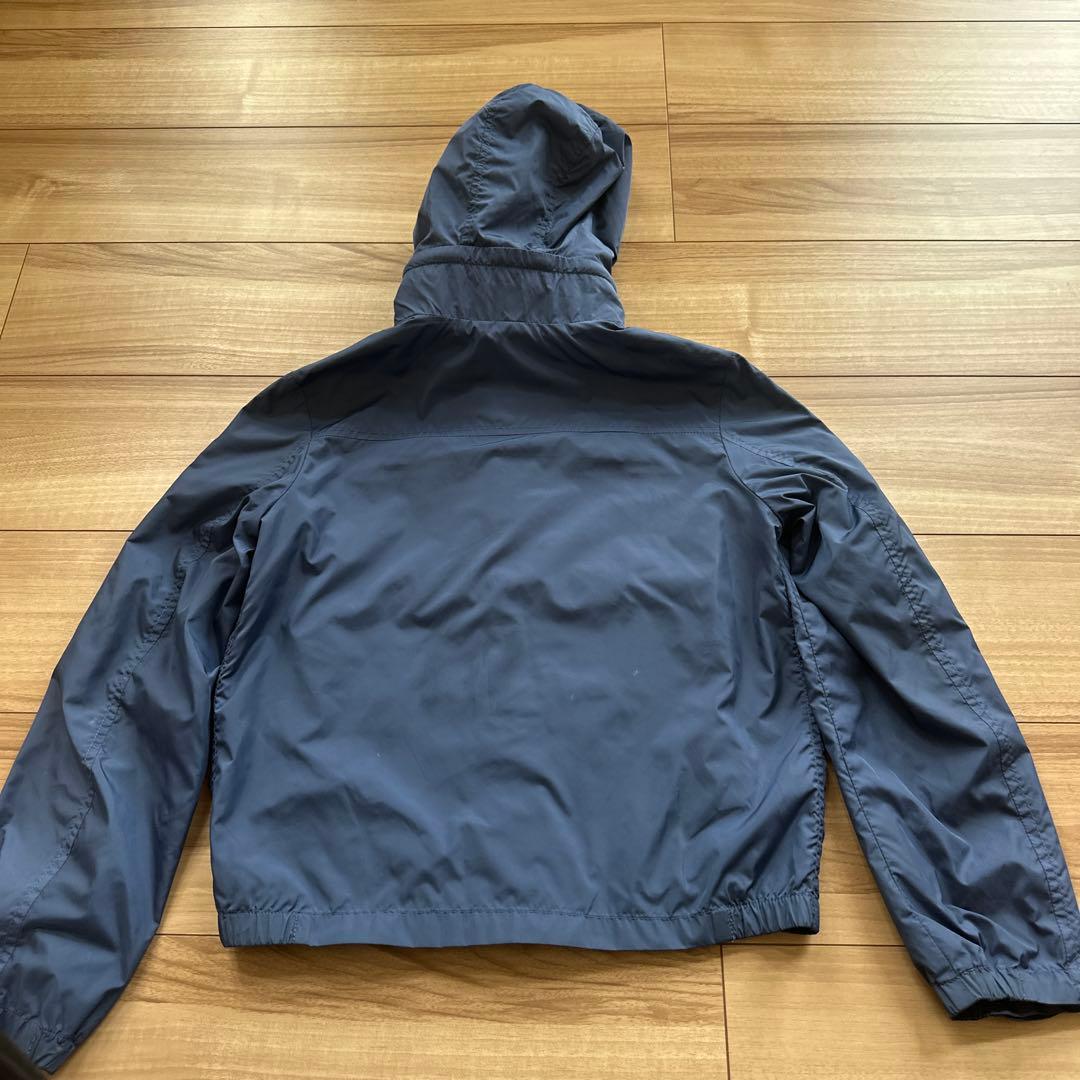 モンクレール　キッズナイロンジャケット　 フード付き