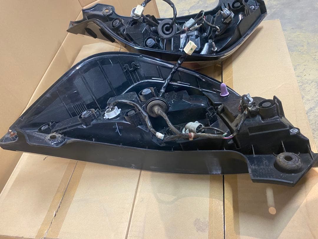 ★美品★アクア（NHP10） テールランプユニット左右セット