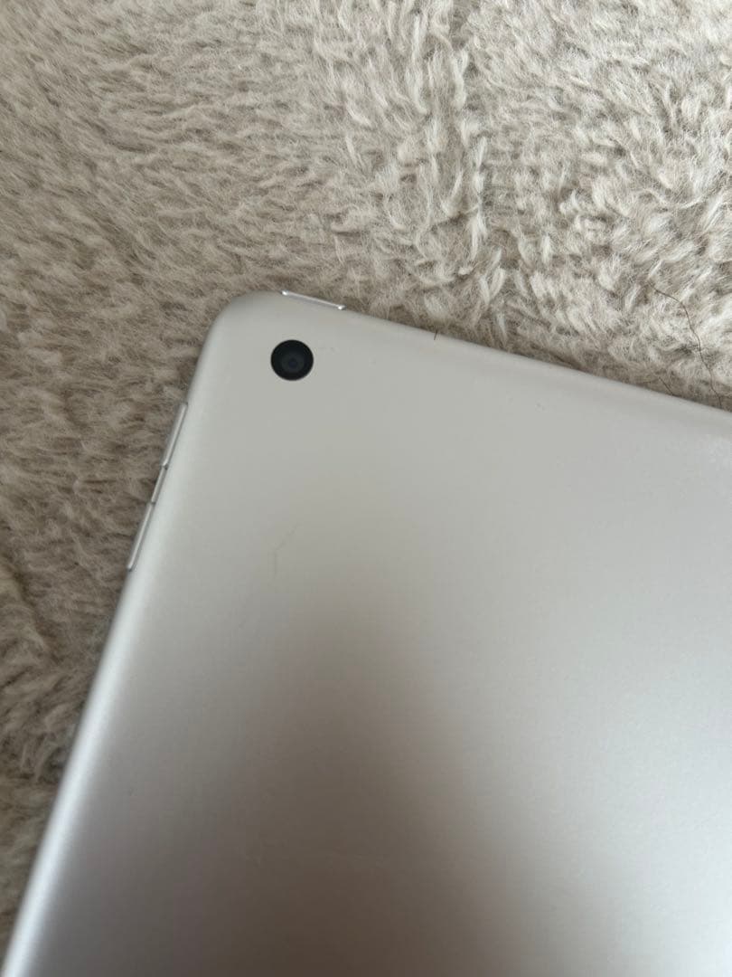 iPad (第6世代) シルバー32GB