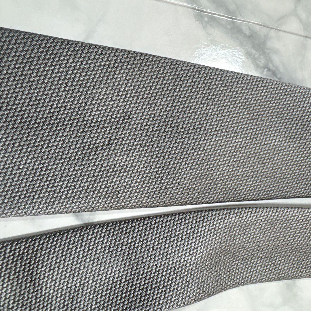 【未使用に近い】　プラダ　ネクタイ　ソリッド　シルバー　グレー