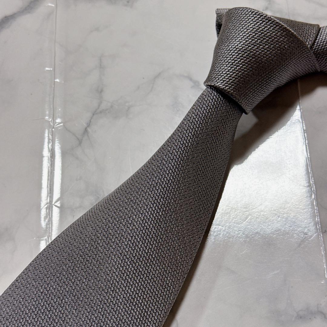 【未使用に近い】　プラダ　ネクタイ　ソリッド　シルバー　グレー