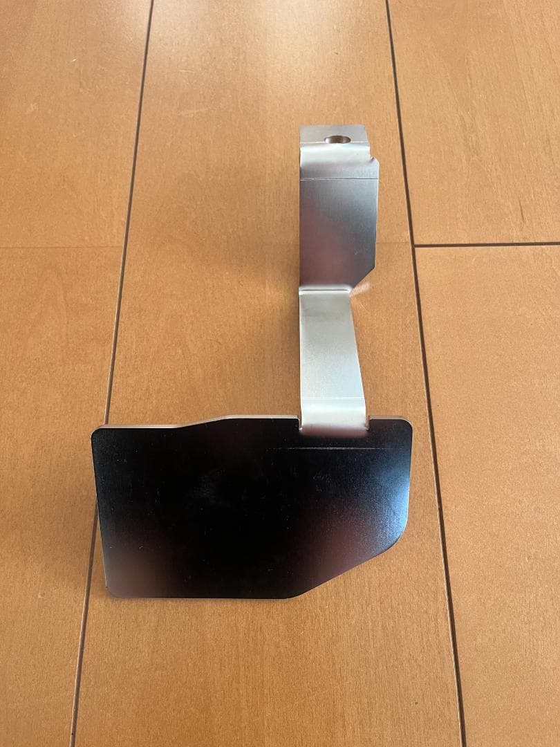 ハイエース用Garage11 フットレスト 運転席側（電解研磨表面処理済み）