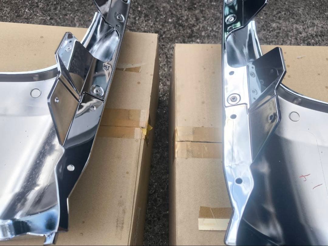 新型キャンター 純正 メッキ コーナーパネル 左右セット