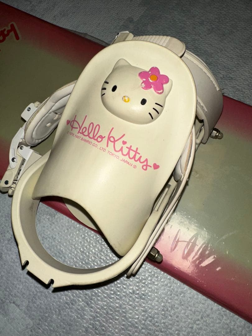サンリオ ハローキティ スノーボード板新品未使用 大人気‼︎お買い得‼︎おまけ付き‼︎
