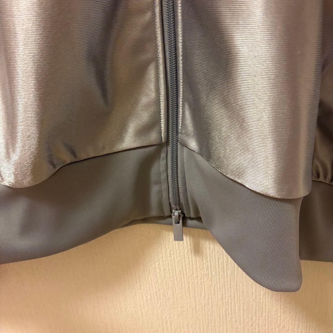 adidas トラックジャケット　ジャージ　シルバー