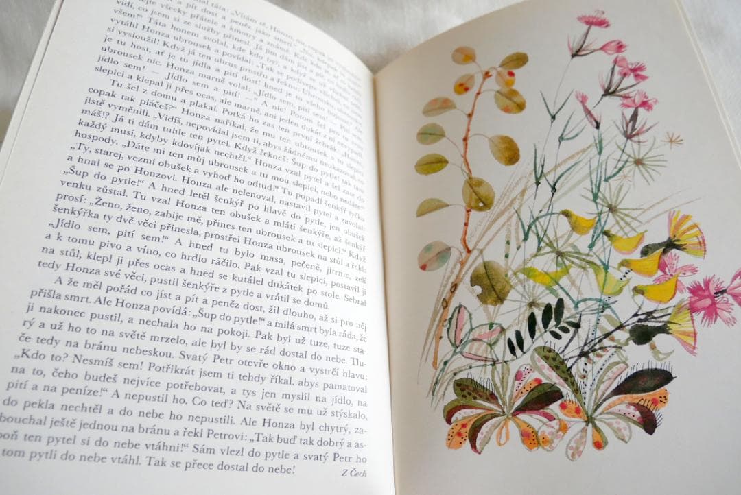 洋書：チェコの民話と詩歌の美しい古書 『Cesky rok』　4冊セット