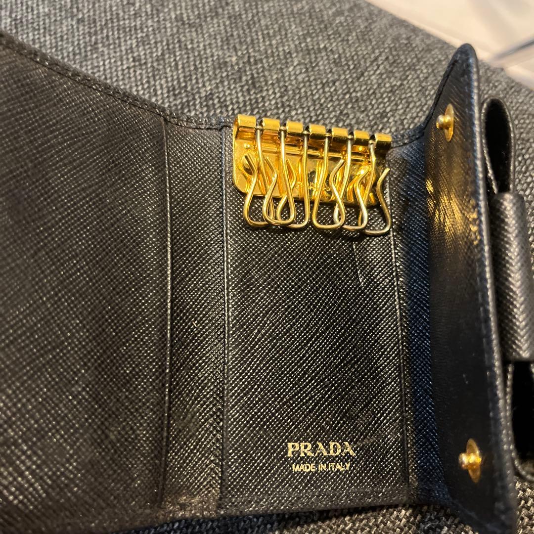 PRADA ブラック レザー キーケース リボン