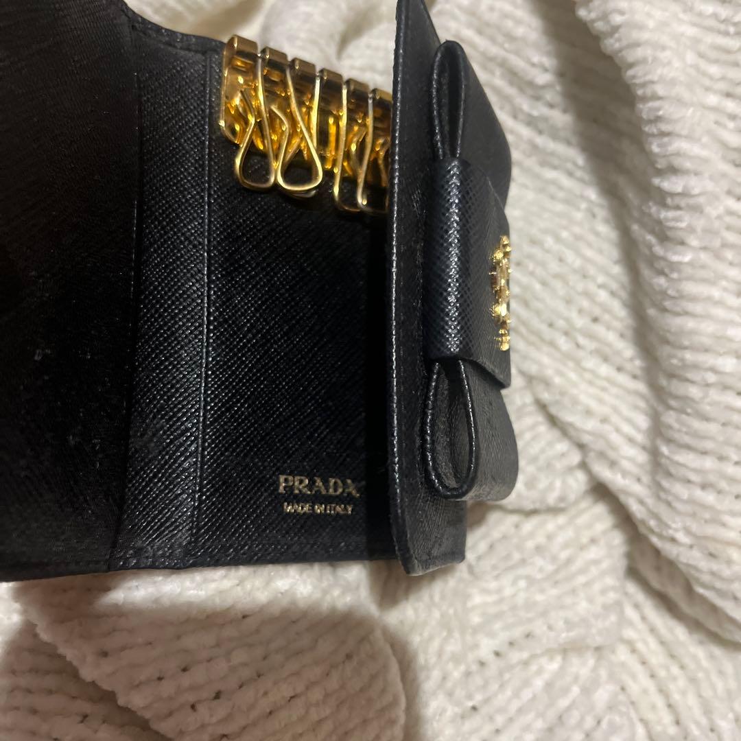 PRADA ブラック レザー キーケース リボン