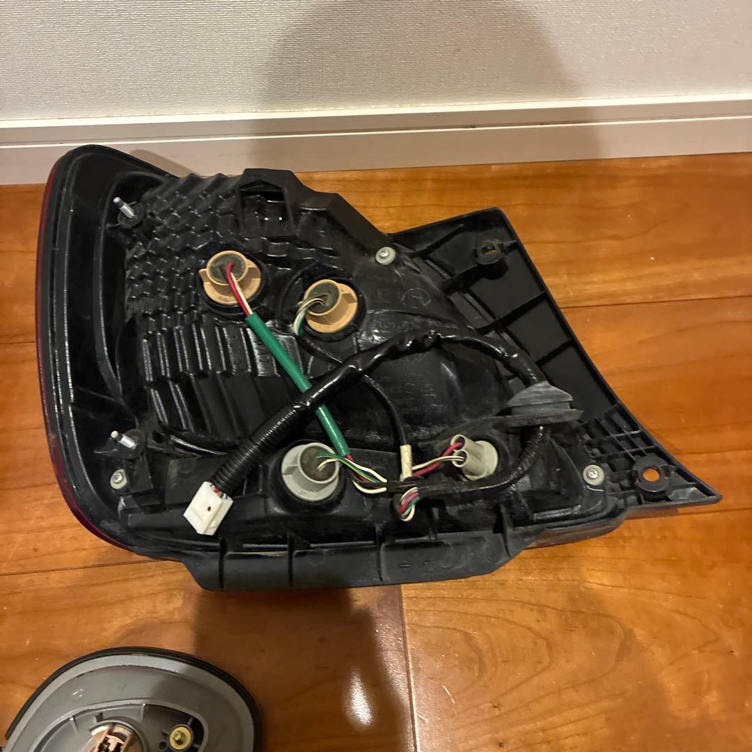 JZS161 アリスト☆後期純正テールレンズ