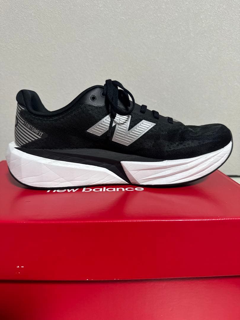 ニューバランス　レベルv5 26.0㎝　2e