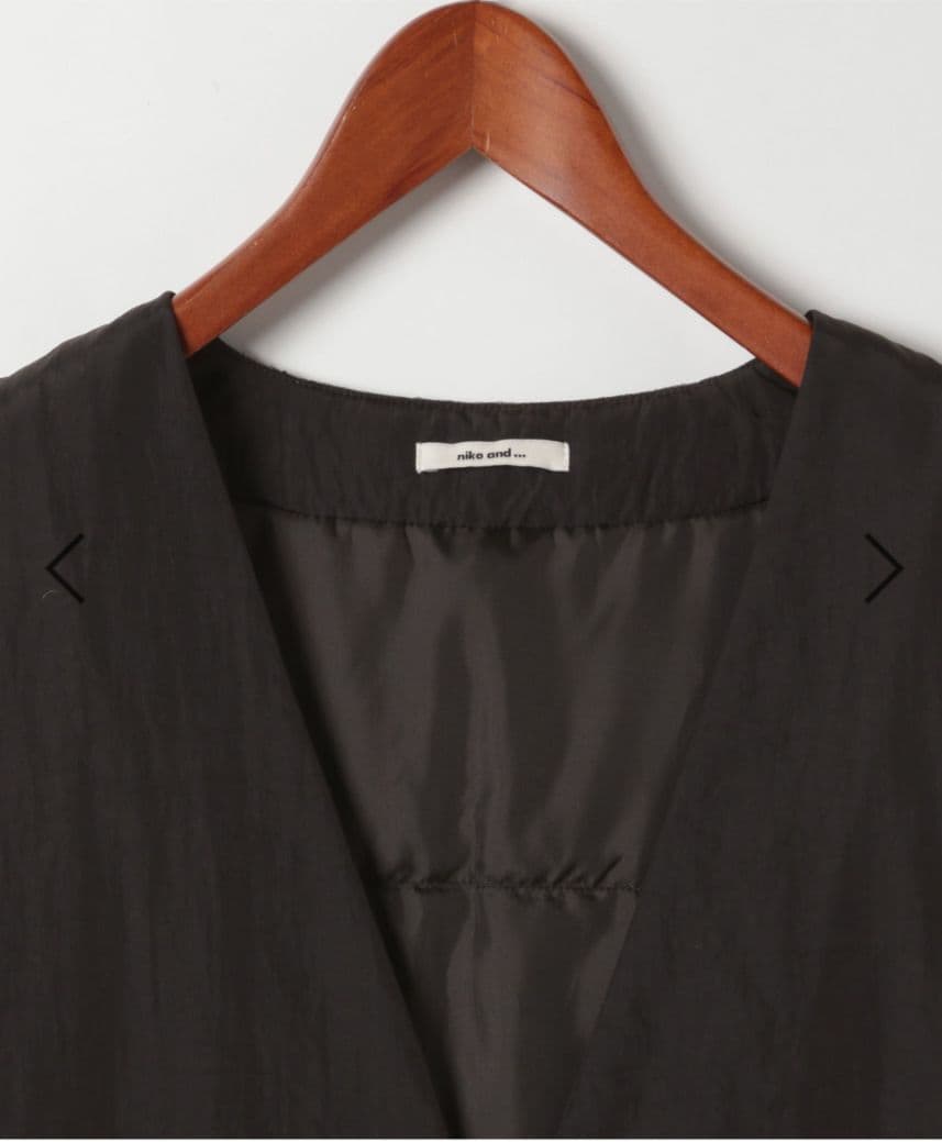 ブラック ジッパーベスト Vネック