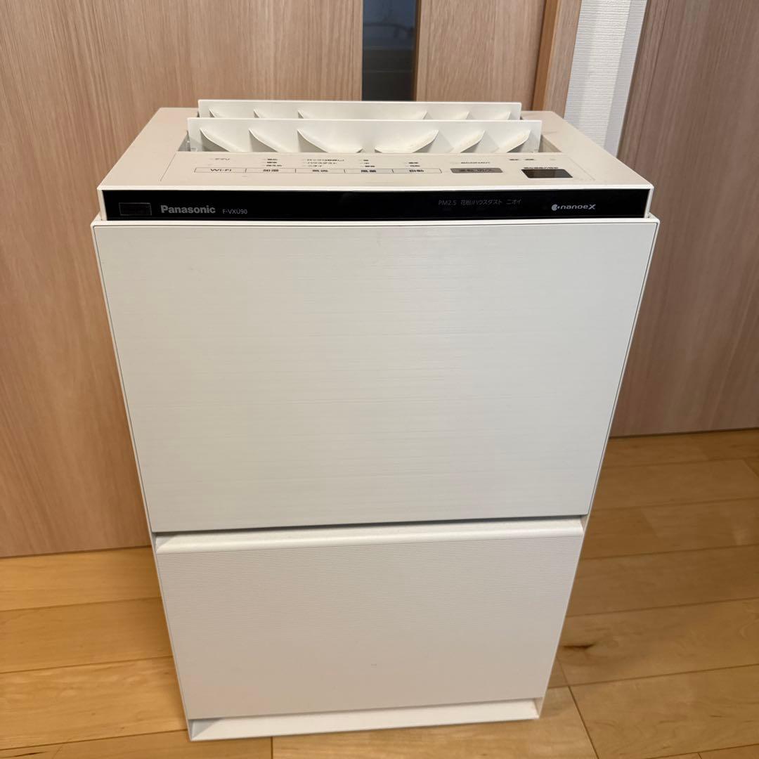 Panasonicパナソニック 加湿機能付き空気清浄機　F-VXU90