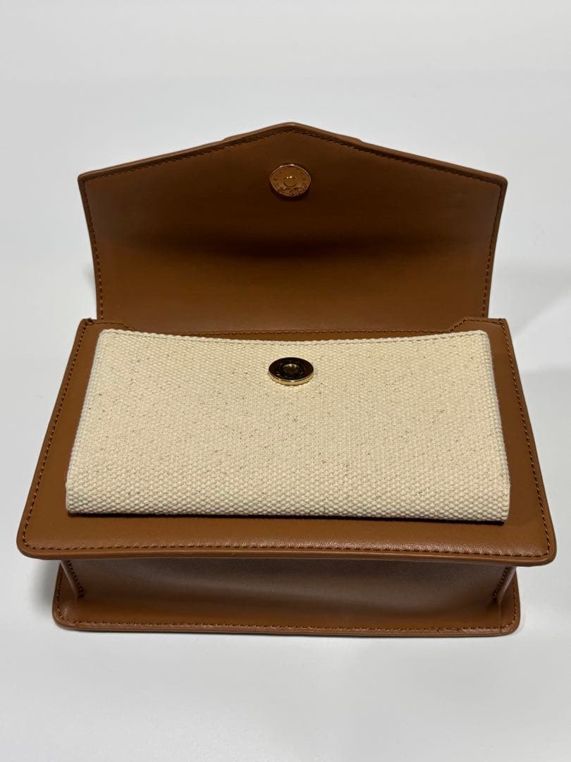 CHARLES & KEITH ショルダーバッグ