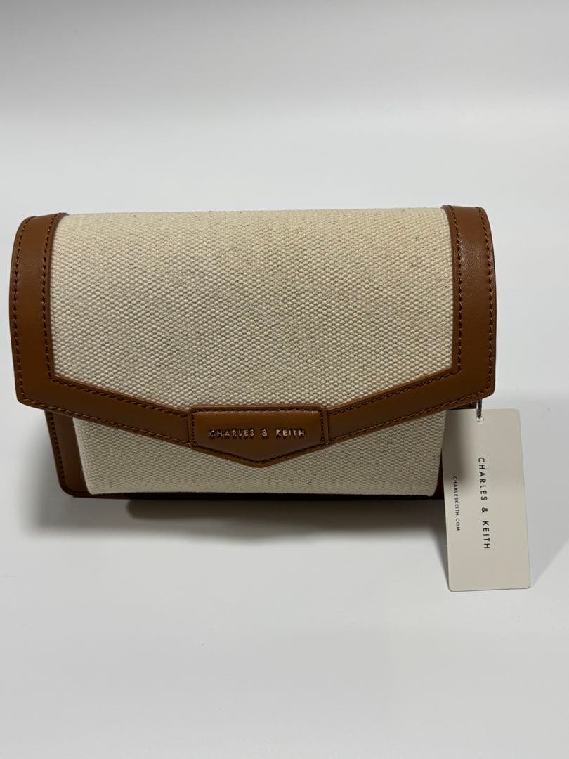 CHARLES & KEITH ショルダーバッグ