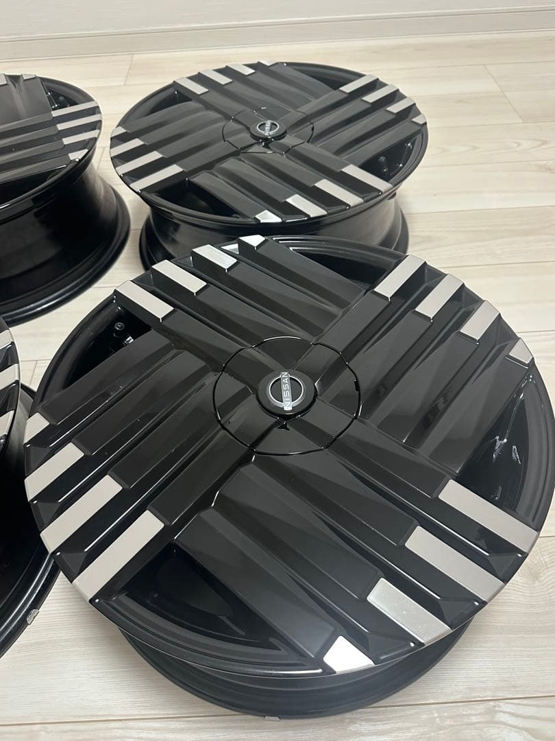 日産　オーラ　AURA 純正ホイール