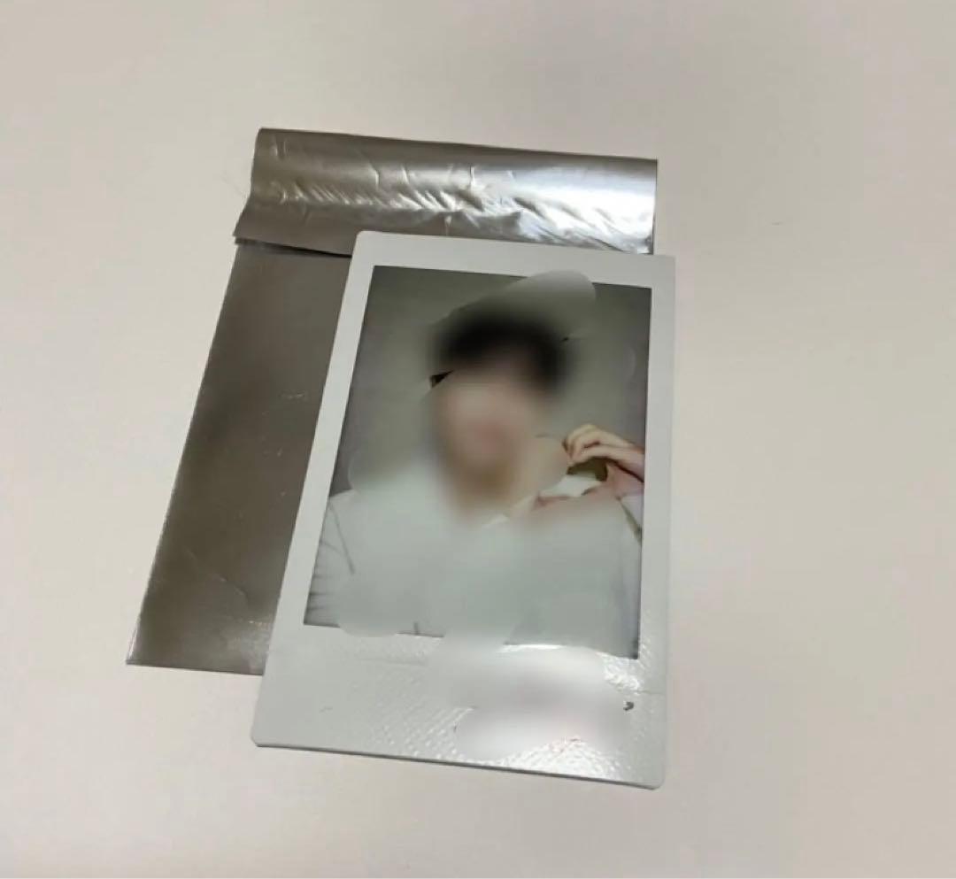 OMEGAX サイン入りチェキ