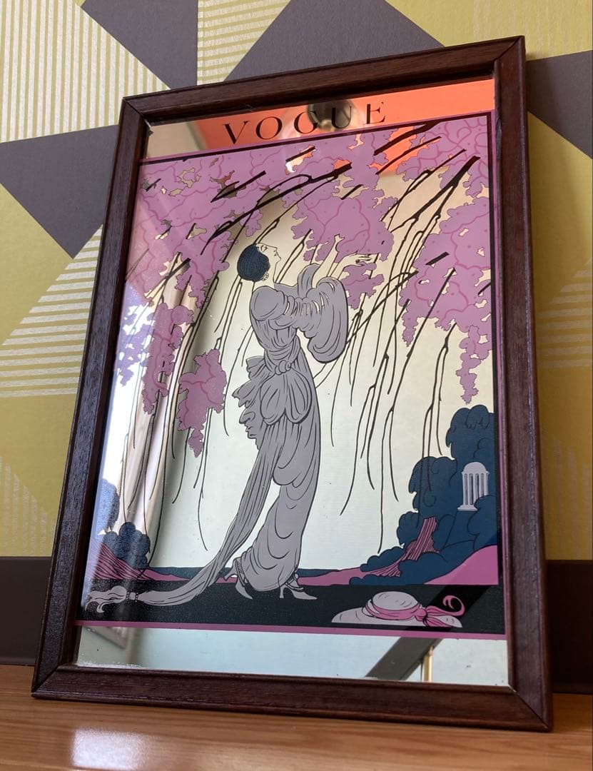 ヴォーグ 木製 ヴィンテージ パブミラー イギリス レトロ 雑貨 看板 壁掛け