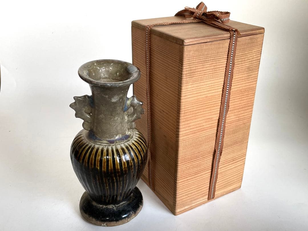 骨董　アンティーク　琉球古陶　沖縄　仏花器　花瓶　やちむん　合わせ箱