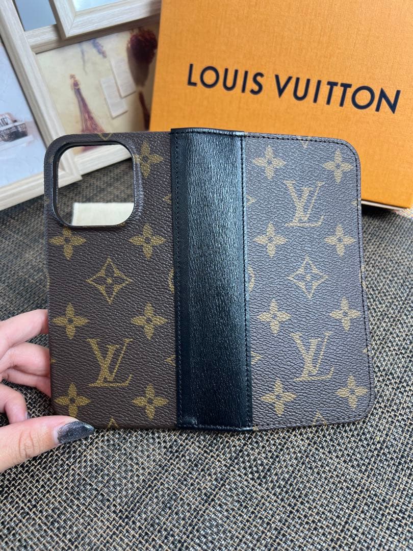 ✨極美品✨LV　ルイ・ヴィトン　フォリオ　iPhone15Pro　手帳型ケース