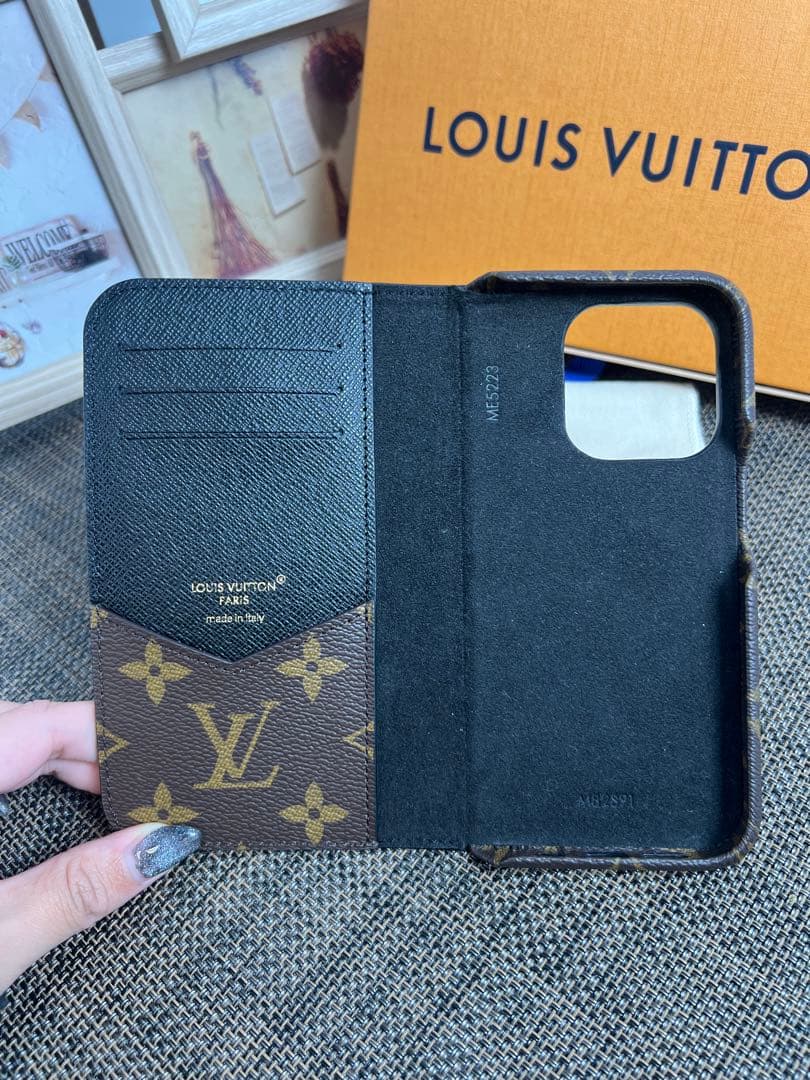 ✨極美品✨LV　ルイ・ヴィトン　フォリオ　iPhone15Pro　手帳型ケース