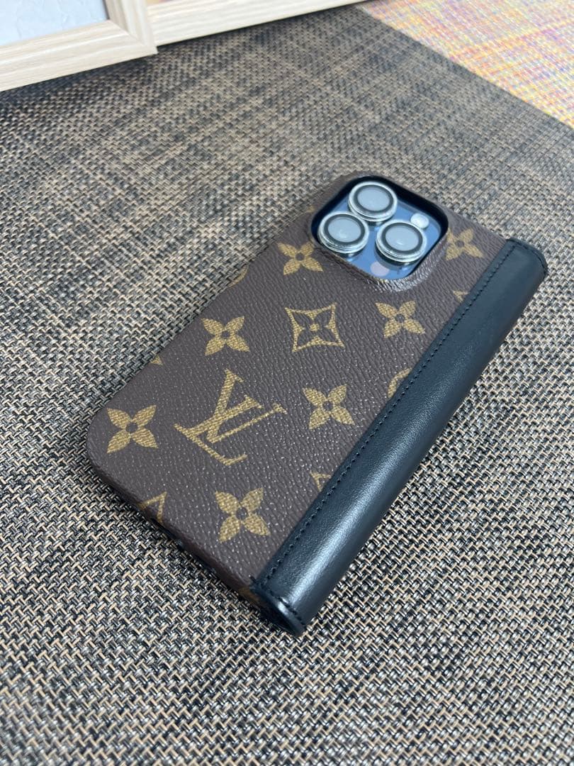 ✨極美品✨LV　ルイ・ヴィトン　フォリオ　iPhone15Pro　手帳型ケース