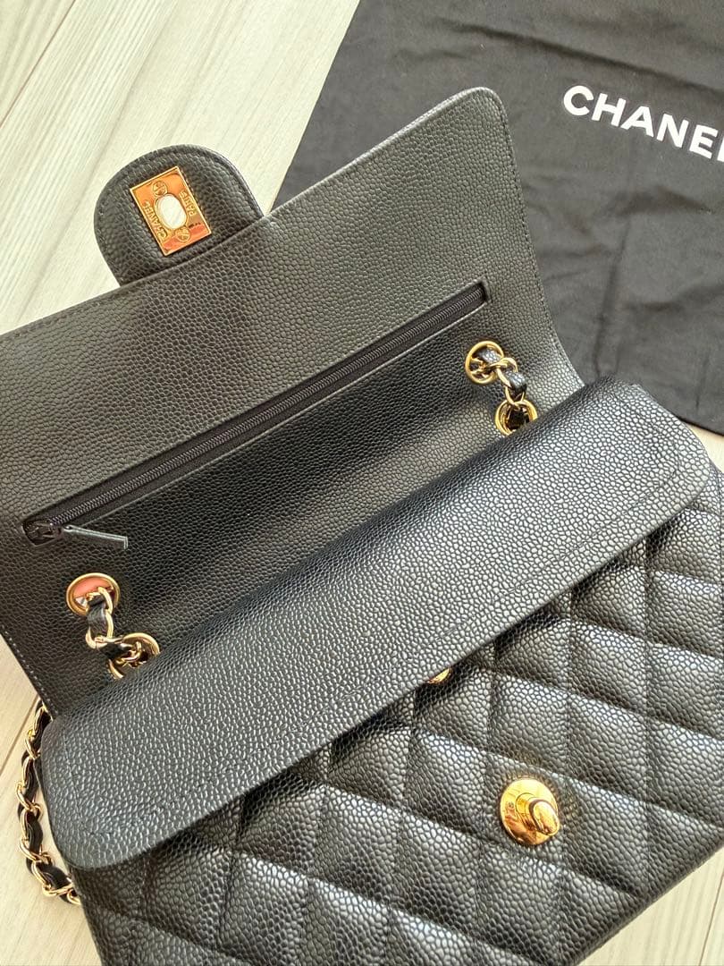 CHANEL ノベルティ　ブラックレザー マトラッセ　ショルダーバッグ　25㎝