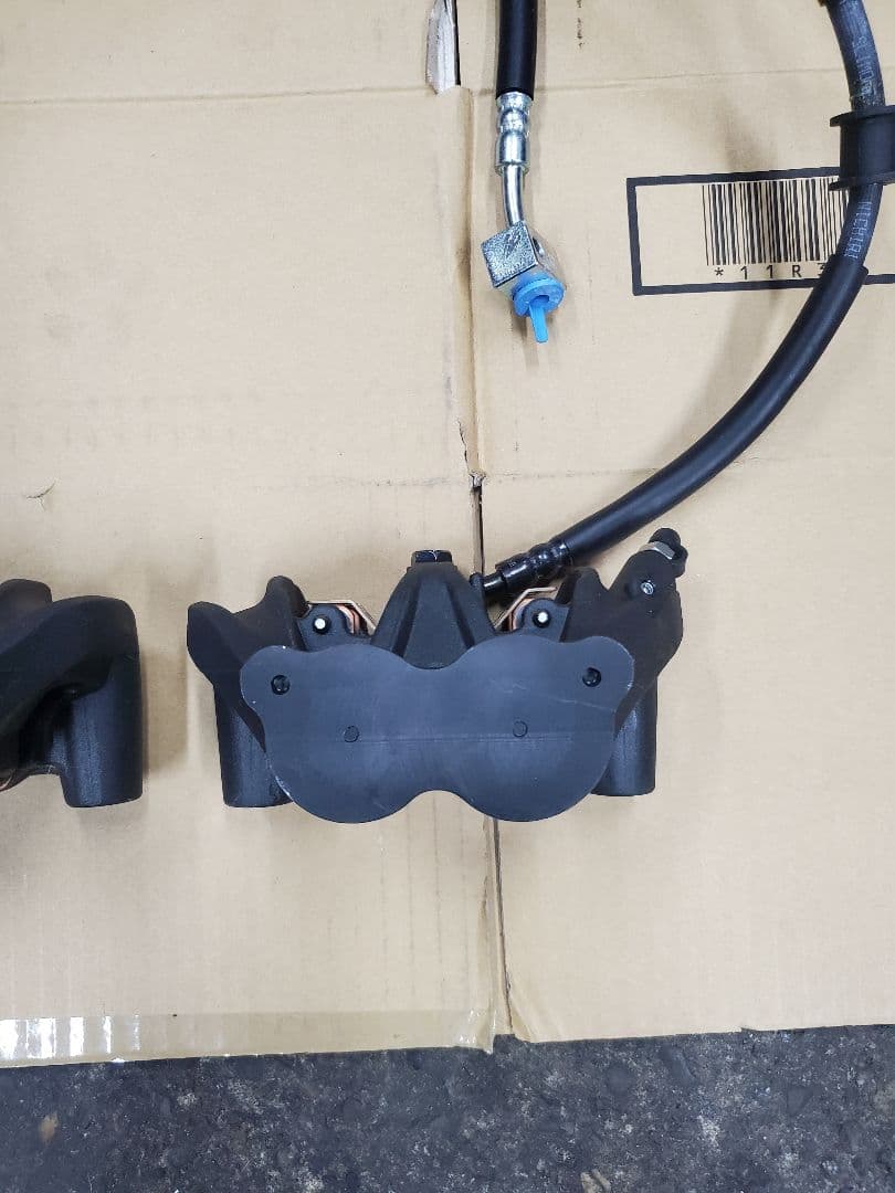 カワサキ Z900RS用 純正フロントキャリパーセット パッド付き