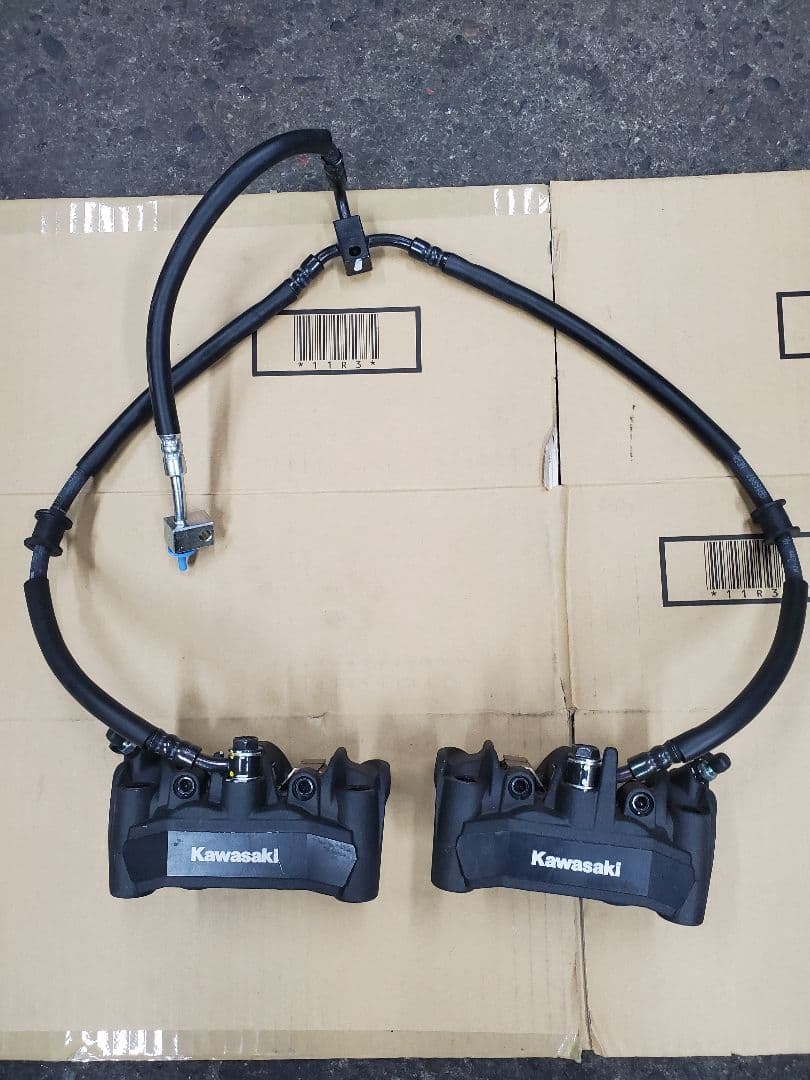 カワサキ Z900RS用 純正フロントキャリパーセット パッド付き