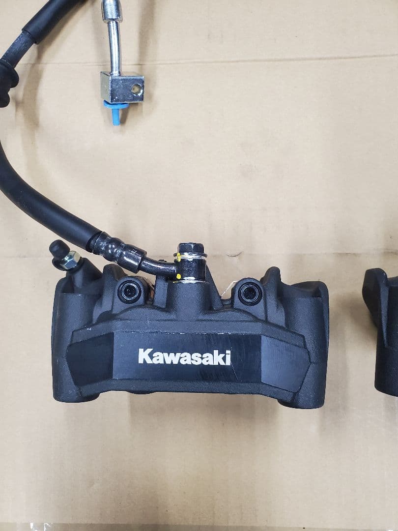 カワサキ Z900RS用 純正フロントキャリパーセット パッド付き