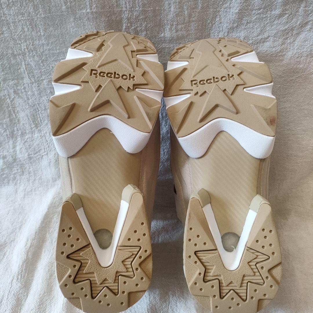 未使用級 リーボック スニーカー インスタポンプフューリー ベージュ　23.5