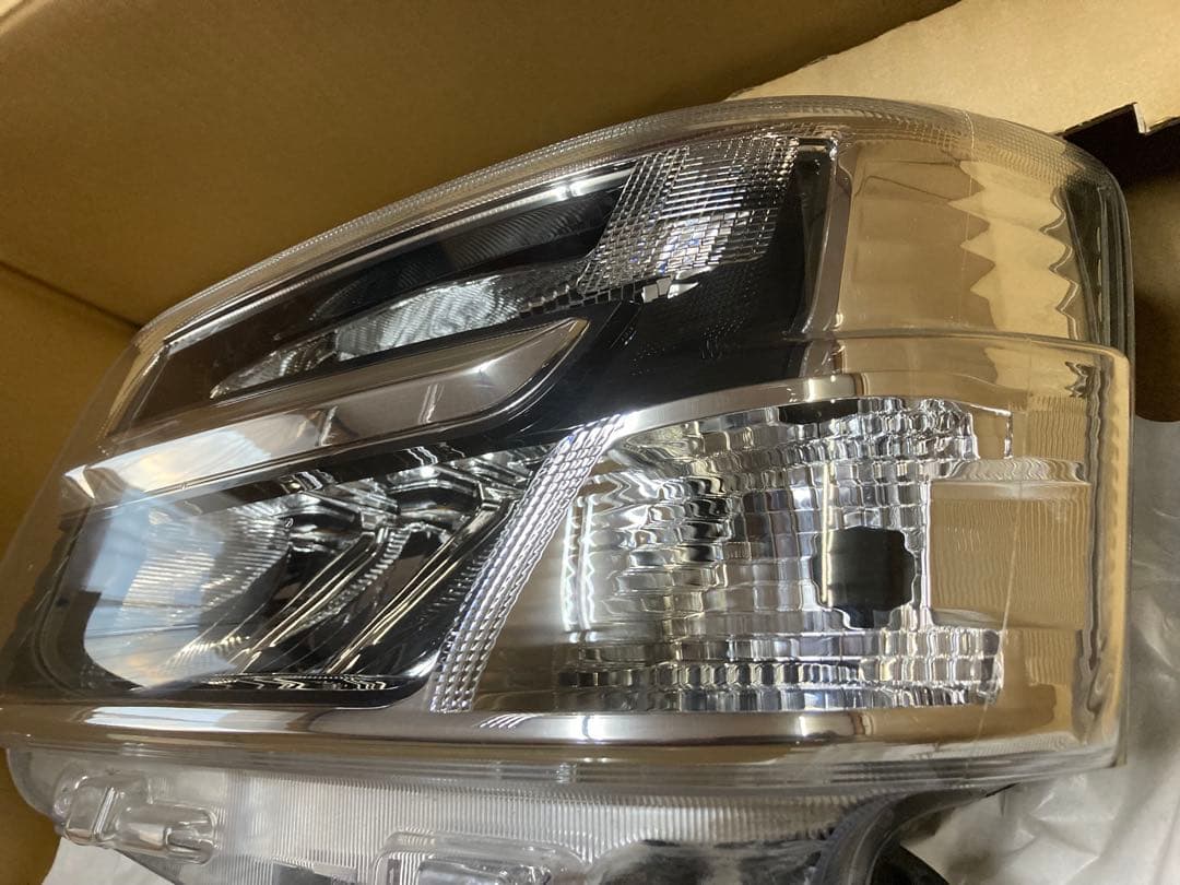 ハイゼットカーゴＳ331Ｖ　左ヘッドライト