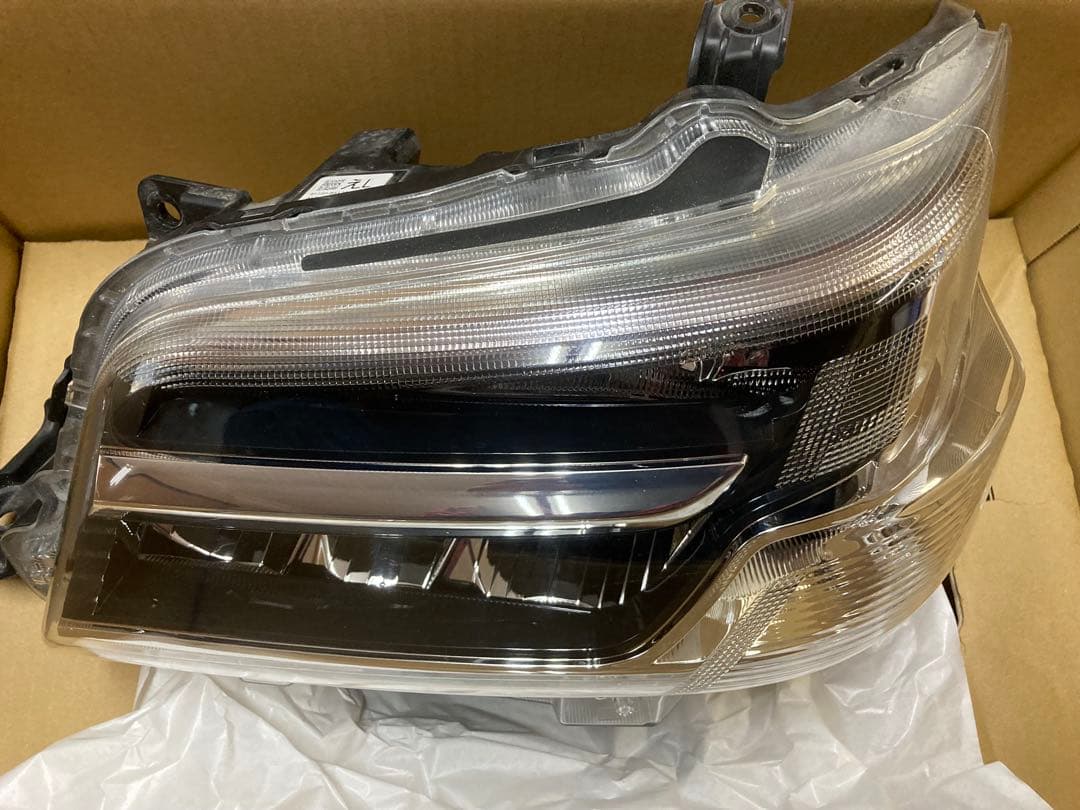 ハイゼットカーゴＳ331Ｖ　左ヘッドライト