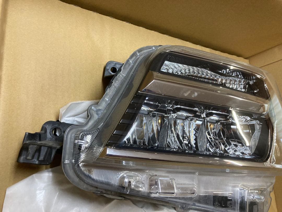 ハイゼットカーゴＳ331Ｖ　左ヘッドライト
