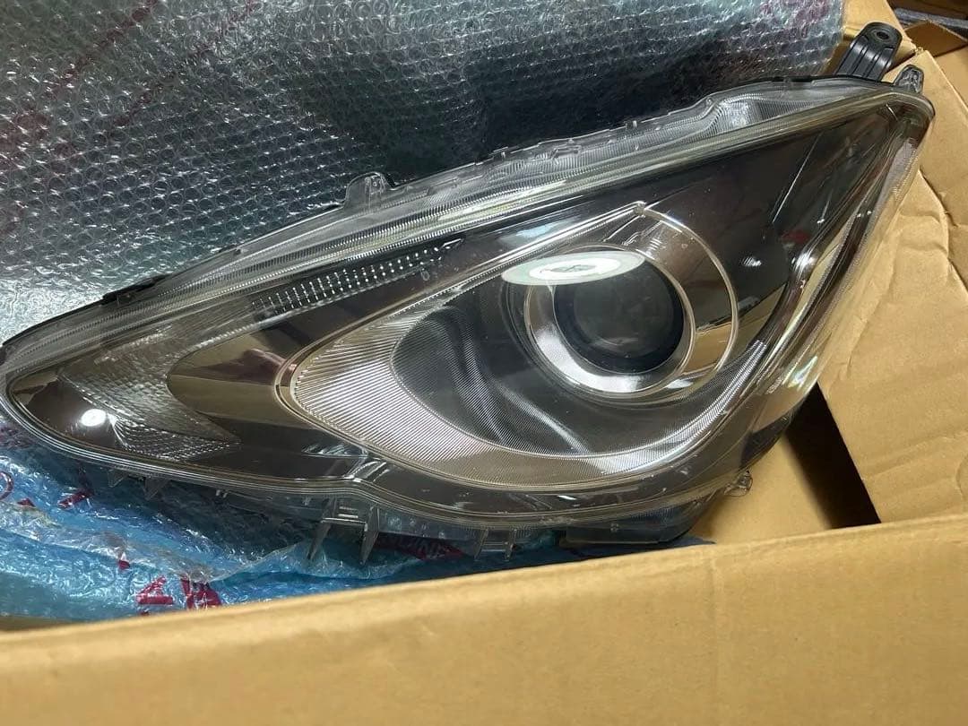 アクア ヘッドライト 中期 左