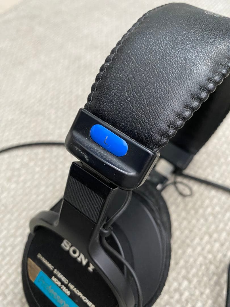 ヘッドホン Sony MDR-7506