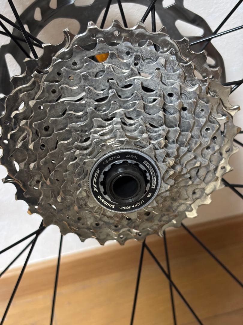 DT SWISS R470 ホイール 105ブレーキローター&スプロケット付き