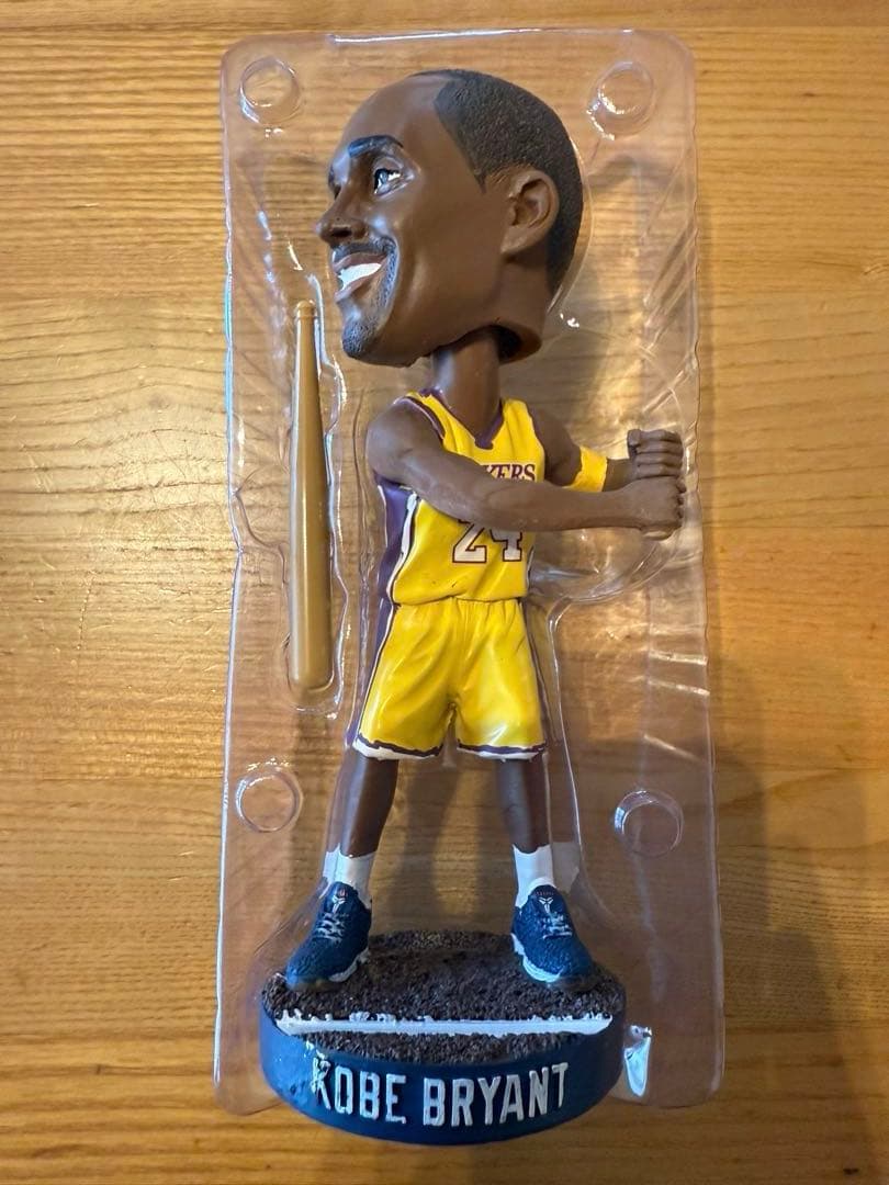 8月8日入場者限定/コービーブライアントボブルヘッド