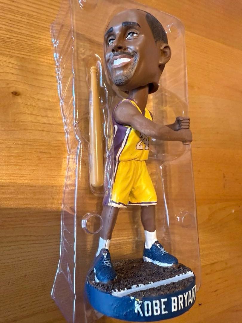 8月8日入場者限定/コービーブライアントボブルヘッド