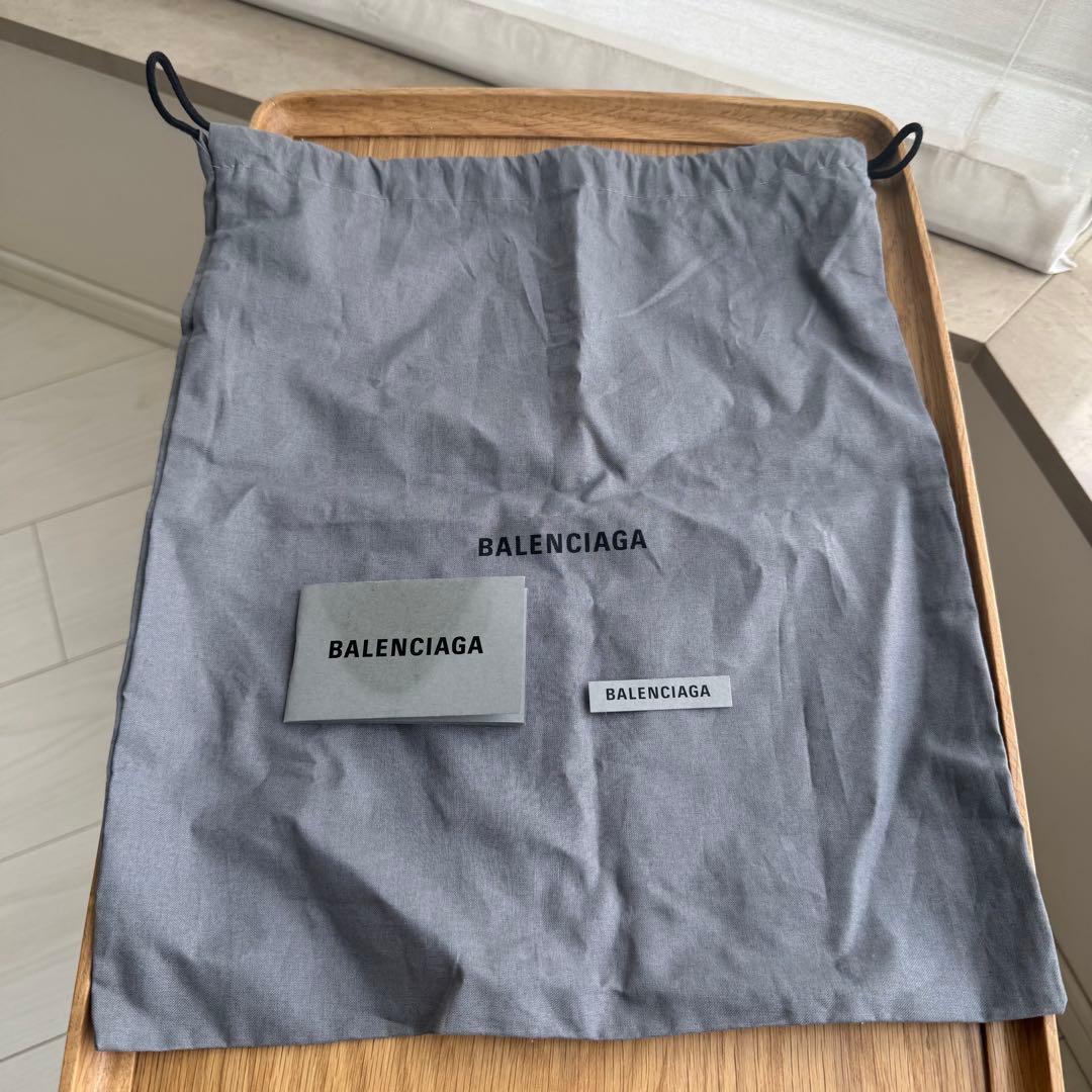 めめ　バレンシアガ　イビザ　ミニ　ベージュ　グレージュ　かごバッグ