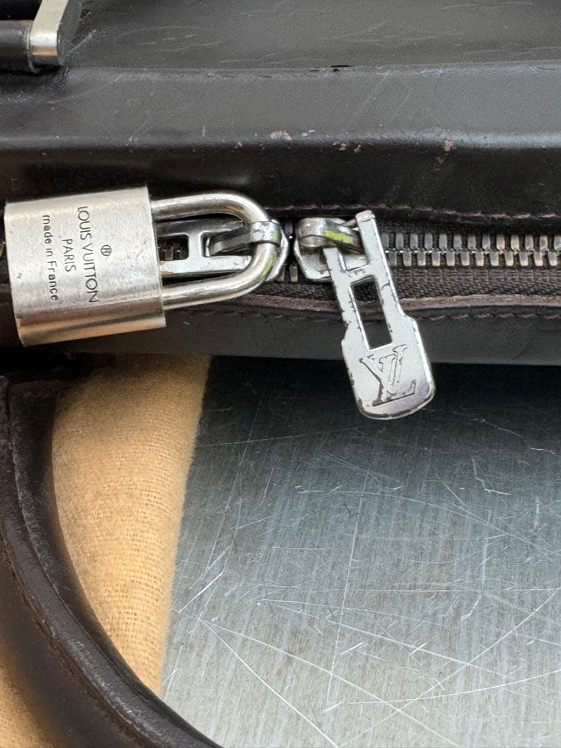 LOUIS VUITTON エルヴィン_モノグラム・グラセ_BRW