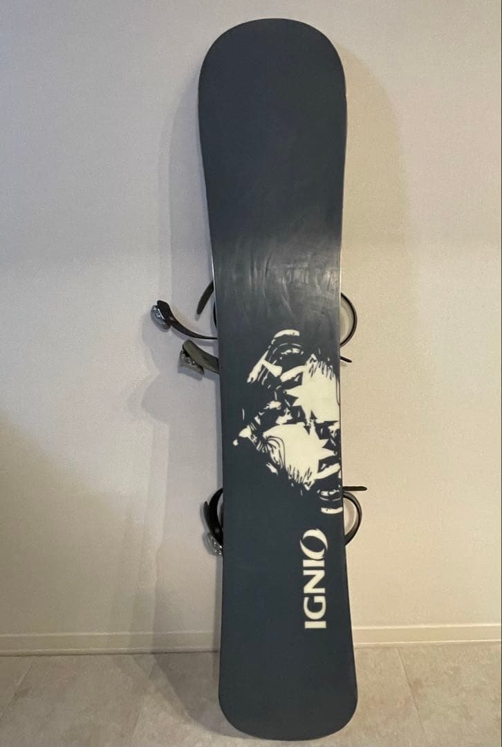 【中古】IGNIO Milwei 144スノーボード、ビンディング、カバー付き