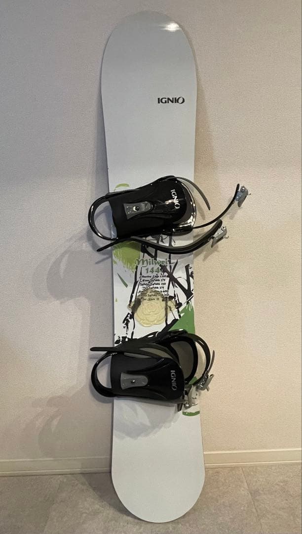 【中古】IGNIO Milwei 144スノーボード、ビンディング、カバー付き