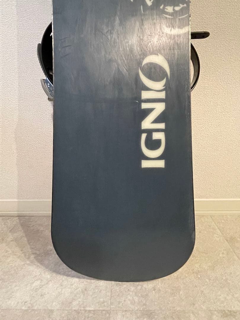 【中古】IGNIO Milwei 144スノーボード、ビンディング、カバー付き