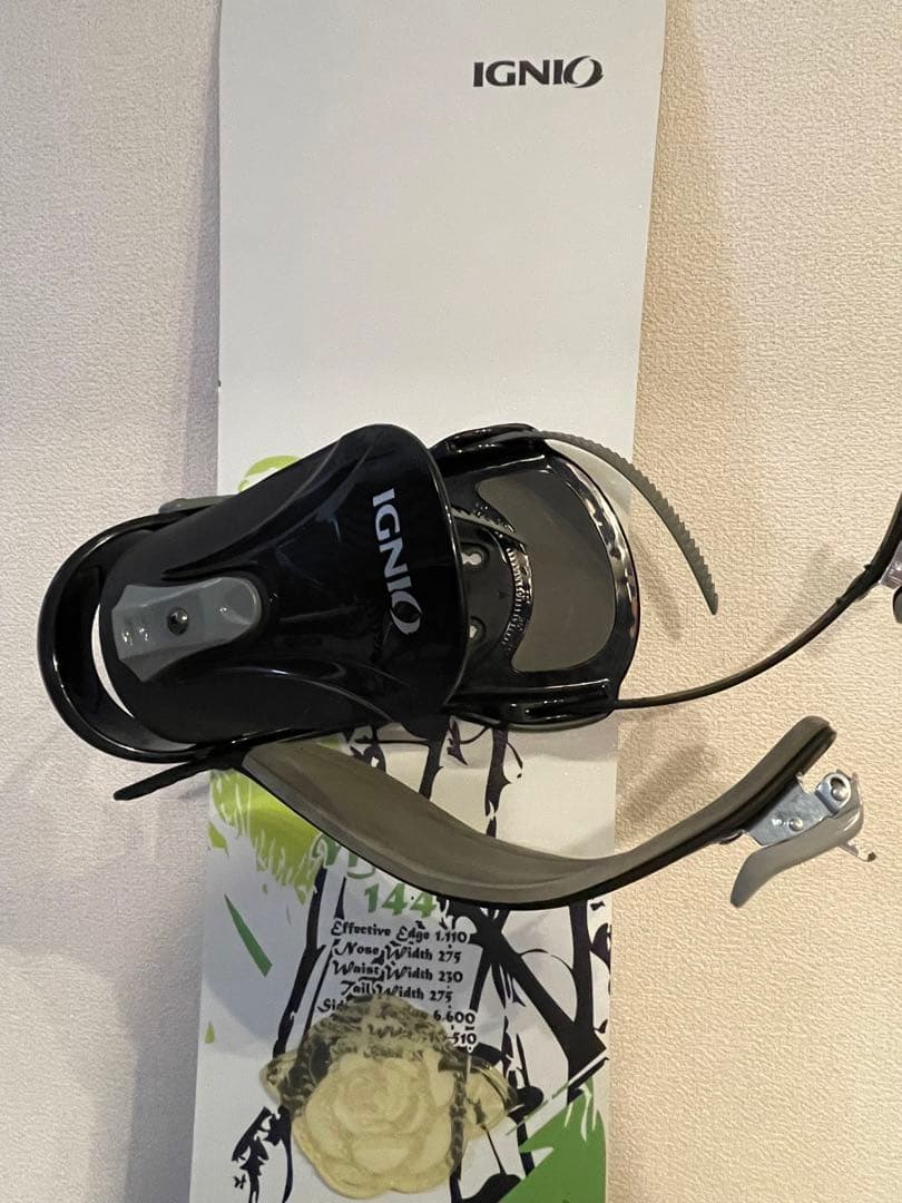 【中古】IGNIO Milwei 144スノーボード、ビンディング、カバー付き
