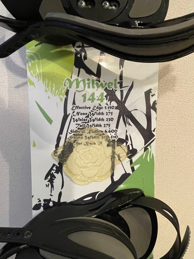 【中古】IGNIO Milwei 144スノーボード、ビンディング、カバー付き