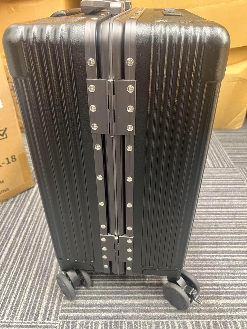 最後在庫処分!!　[魔法小屋] スーツケース 前開きキャスターストッパー付く